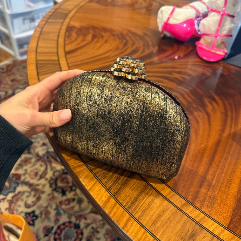 SONDRA ROBERTS Elegant Gold and Black Clutch